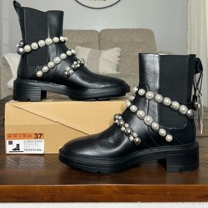 *NEW* Zara Boots w/ pearls